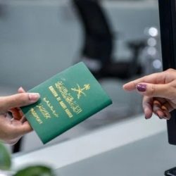 الجوازات.. تأشيرة الخروج النهائي لرب الأسرة تشمل التابعين خارج الأراضي السعودية
