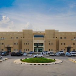مستشفى الأمير سعود بن جلوي يقدم خدمة التطعيم ضد كورونا 