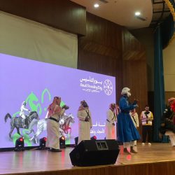 مكتب وزارة البيئة بمحافظة جدة يواكب يوم التأسيس بمعرض للصقور وتوزيعات للشتلات