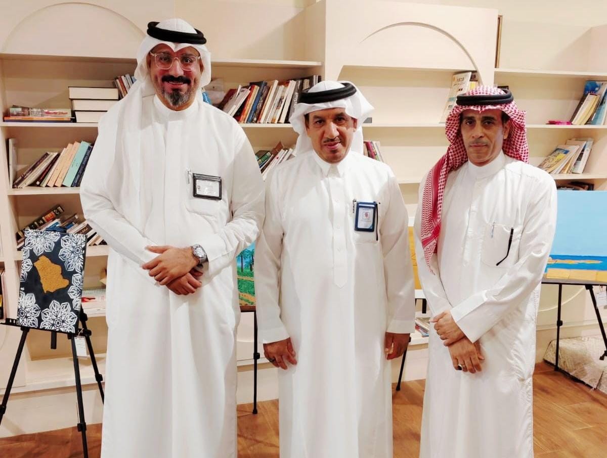 نادي حكاية الإبداعي .. يقيم معرضا تشكيليا للفنانة غالية إبراهيم 19 18