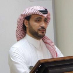 المستشار أنس الجعوان يدشن القائد الشخصي في معرض الكتاب الدولي 1 1 21