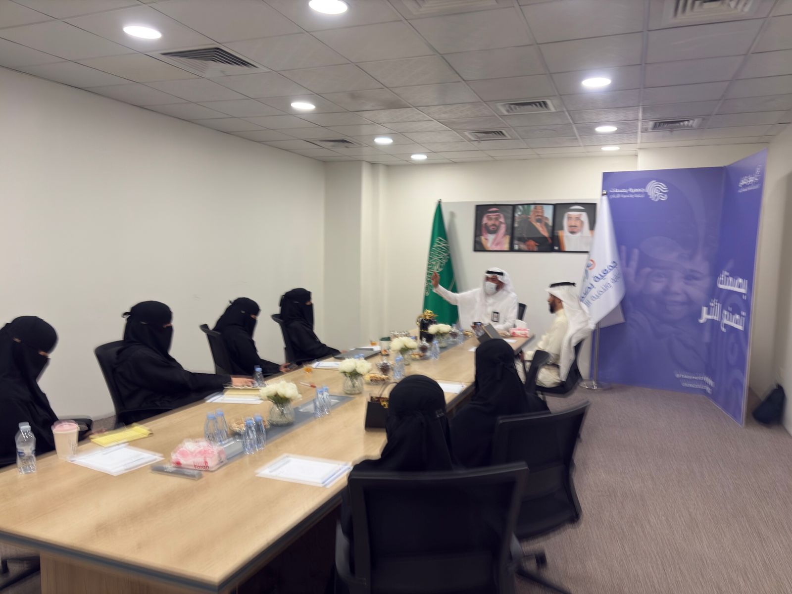 "بصمات" تعزّز مهارات موظفيها بورشة تدريبية لرعاية المستفيدين 1 1 62