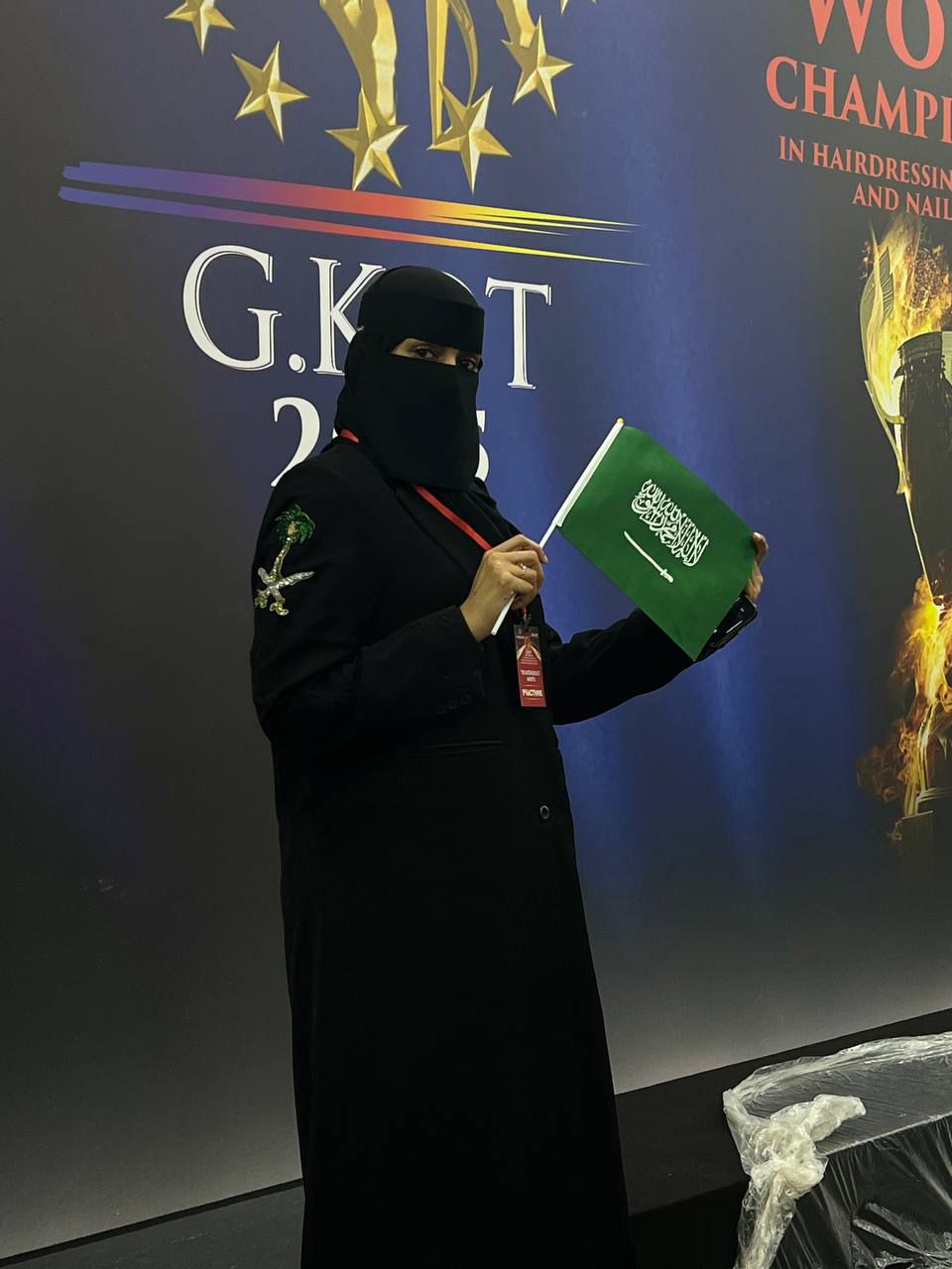 الفريق السعودي يحقق إنجازًا عالميًا في روسيا ويحصد سلسلة من الجوائز الدولية في بطولة عالمية للتجميل 2 3 5