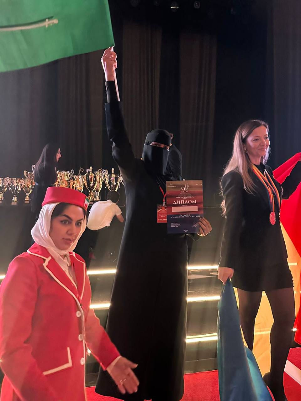 الفريق السعودي يحقق إنجازًا عالميًا في روسيا ويحصد سلسلة من الجوائز الدولية في بطولة عالمية للتجميل 3 4