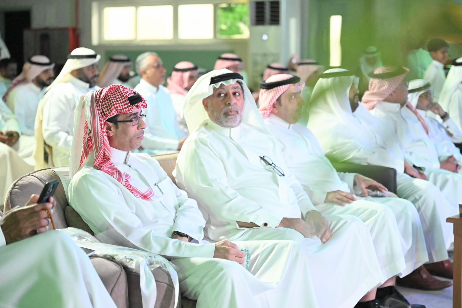السنني .. يؤكد على أهمية مواصلة أولياء الأمور اهتمامهم بأبنائهم 4 11 2
