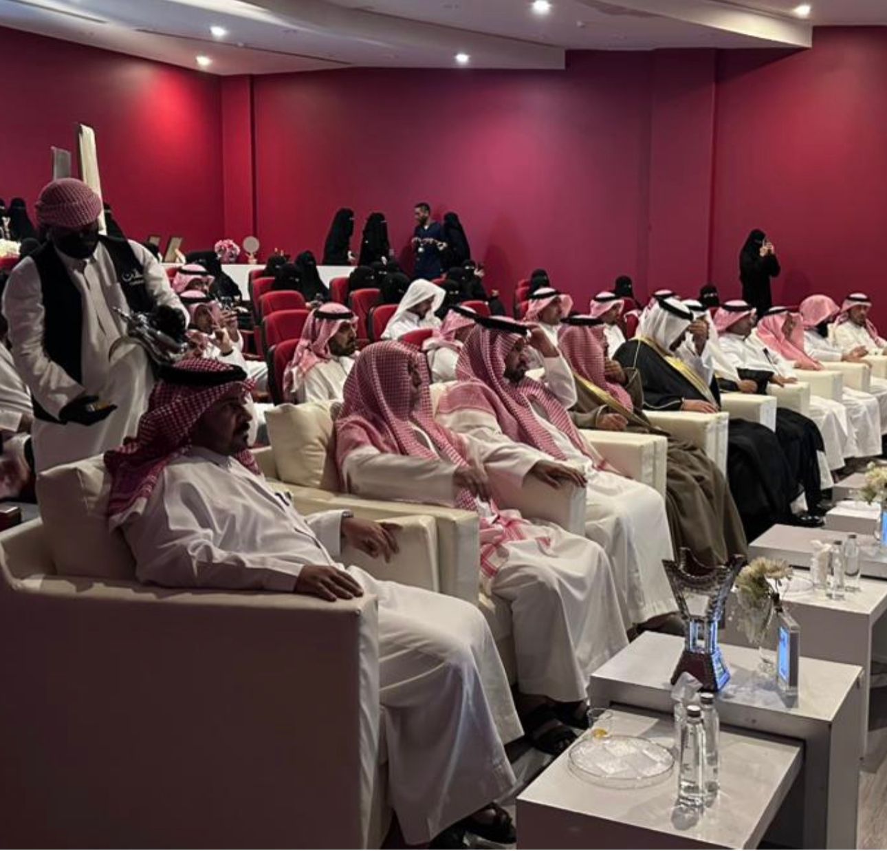 محافظ الزلفي يرعى الحفل السنوي لمركز التمكين الشامل ويشيد بجهوده في خدمة ذوي الإعاقة 1 7 48