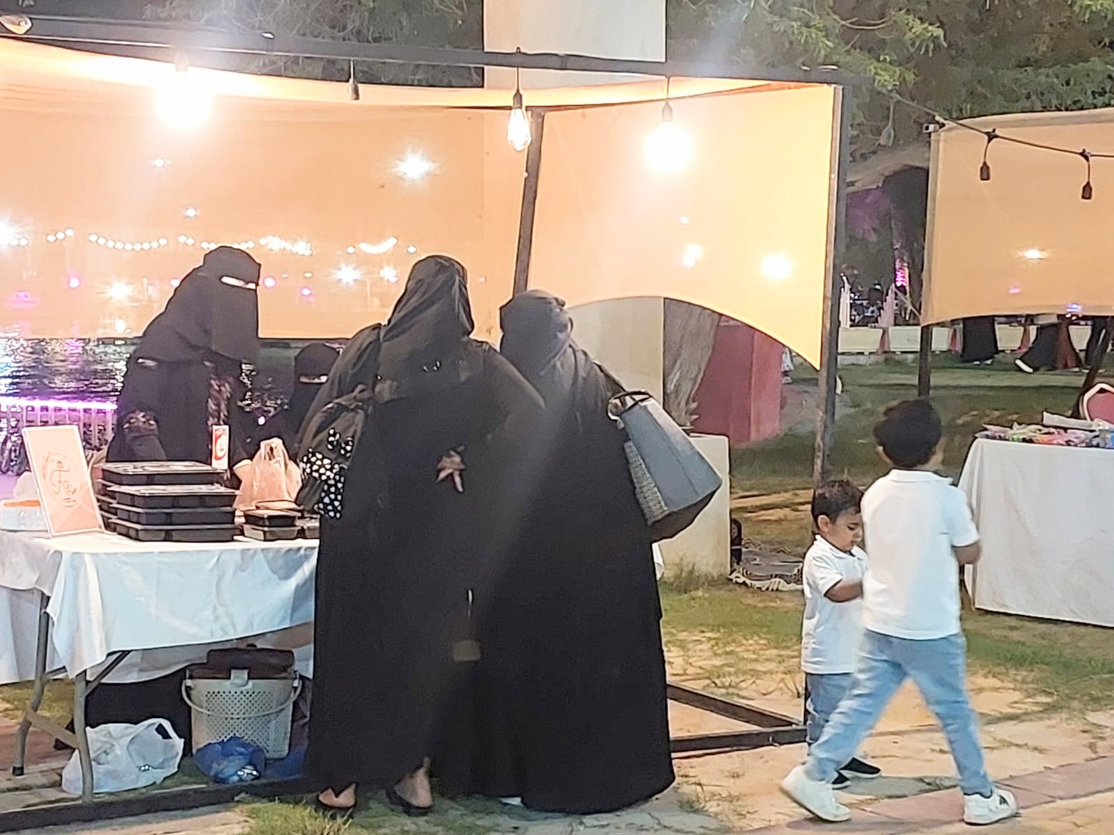 برعاية مدينة جواثا السياحية بالأحساء.. نادي حكاية الإبداعي يقيم فعالية "عيدنا معاكم" احتفاءً بعيد الأضحى 3 10