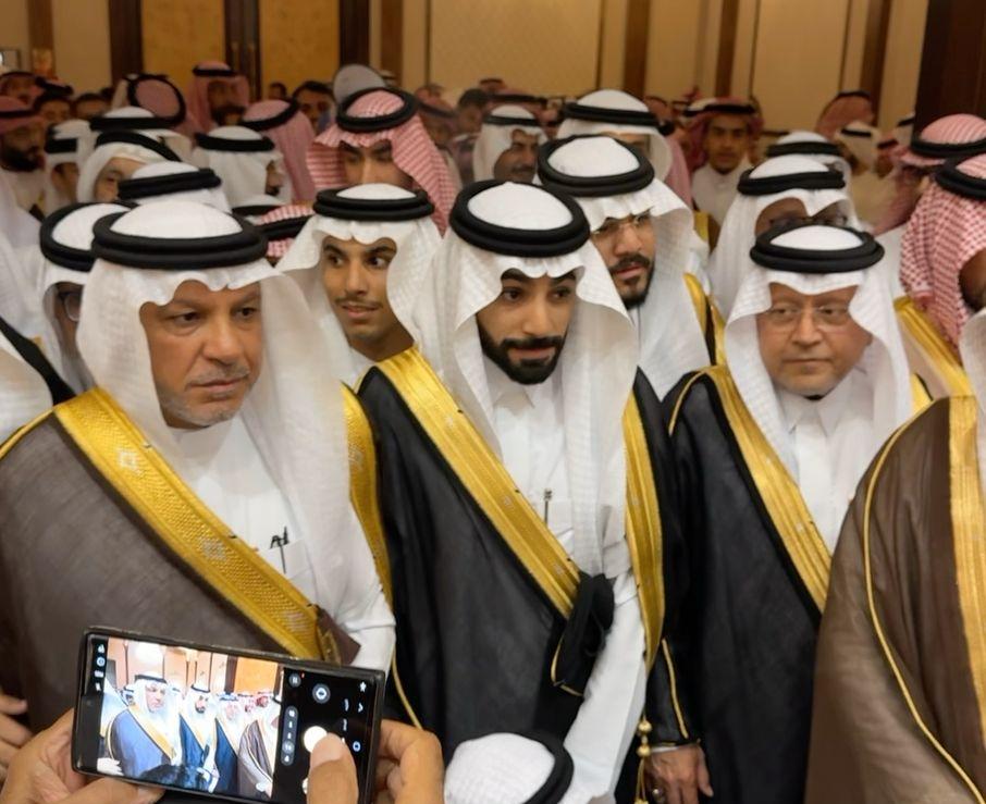 وسط حشد كبير .. الاستاذ جميل العطافي يحتفل بزفاف نجله "عبدالله" 3 2 4