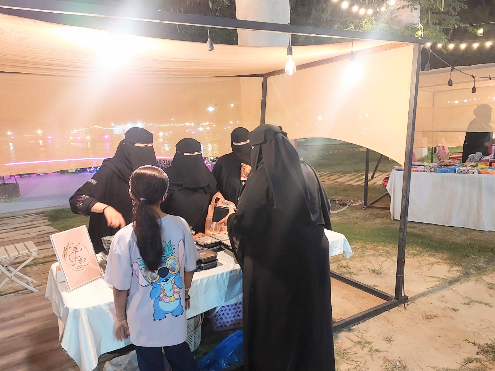 برعاية مدينة جواثا السياحية بالأحساء.. نادي حكاية الإبداعي يقيم فعالية "عيدنا معاكم" احتفاءً بعيد الأضحى 18 26