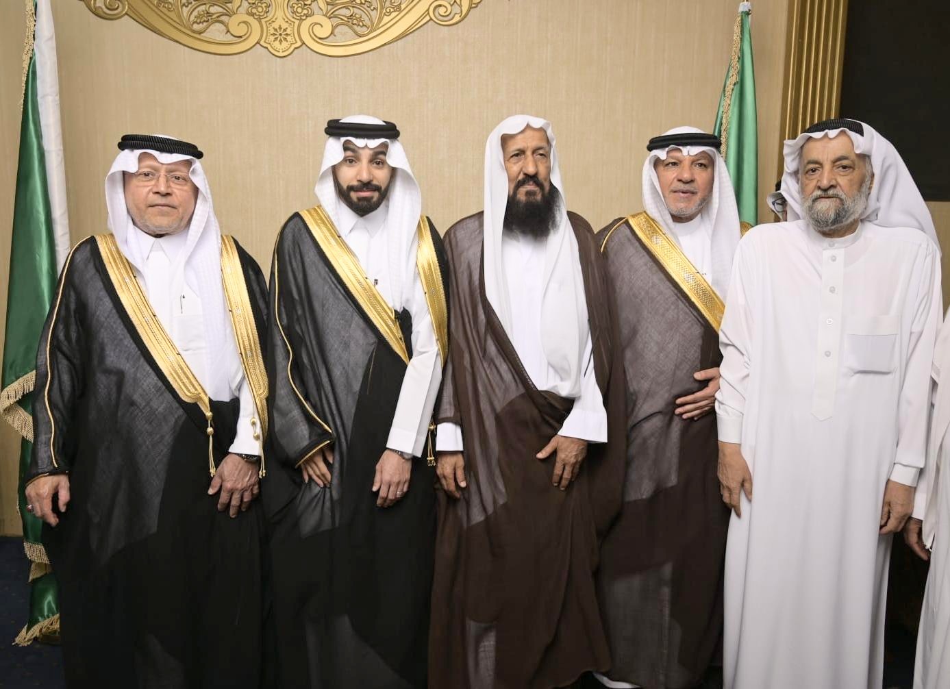 وسط حشد كبير .. الاستاذ جميل العطافي يحتفل بزفاف نجله "عبدالله" 6 4