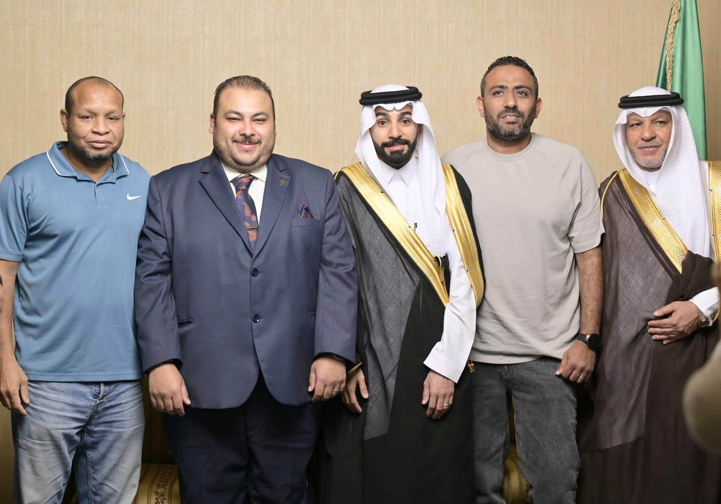 وسط حشد كبير .. الاستاذ جميل العطافي يحتفل بزفاف نجله "عبدالله" 7 5