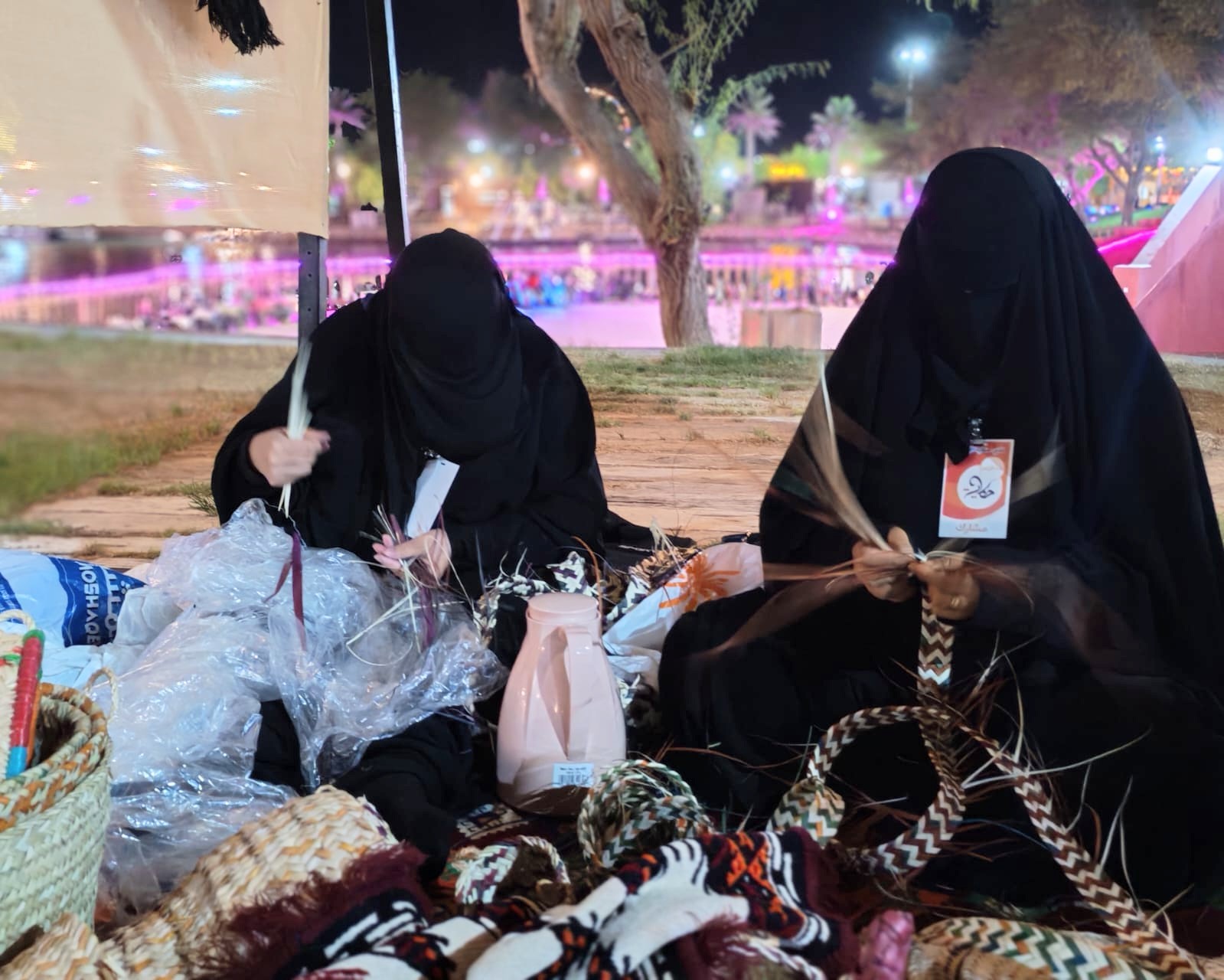 برعاية مدينة جواثا السياحية بالأحساء.. نادي حكاية الإبداعي يقيم فعالية "عيدنا معاكم" احتفاءً بعيد الأضحى 1 9 7