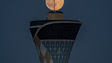 1 105