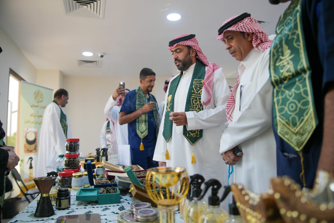 نادي حكاية الإبداعي يحتفل باليوم الوطني السعودي الـ96 بالتعاون مع بلدية الجفر 7 5 1