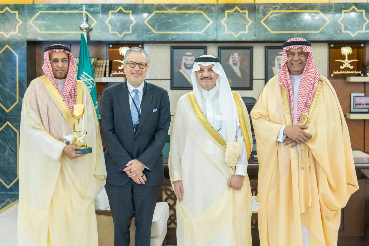 سمو أمير المنطقة الشرقية يهنئ منشأتين صحيتين لفوزهما بجائزة «أداء الصحة» لعام 2026 1 1 42