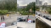 انهيار أرضي في ماليزيا يسقط عددا من السيارات