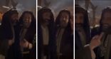 فيديو مرح يجمع بين كريم عبد العزيز ومحمد رجب في كواليس “الحشاشين”