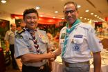 كشافة ماليزيا تمنح نائب رئيس الكشافة السعودية وسام الصداقة الذهبي