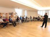 “إثراء” يطلق برنامج “المسرح في المدارس” ويستقطب 40 معلمًا ومعلمة
