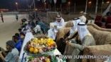 مبارك الفهيد ” رئيس التنمية بالجفر يسلم شباب الخليج كأس دورة المنيزلة