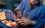 طفلة ولدت “عاتبة” على الطبيب الذي أخرجها إلى العالم