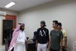 الكابتن هلال سعيدلاعب نادي العين الاماراتي يزور نادي الحي بمدرسة الإمام عاصم