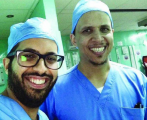 طبيبان سعوديان يرفضان التمتع بإجازتهما السنوية ويسافران موريتانيا لعلاج المرضى بلا مقابل