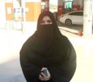 كسرت احتكار الرجال وتخطت حاجز العيب.. سعودية تشرف على محطة بترول 